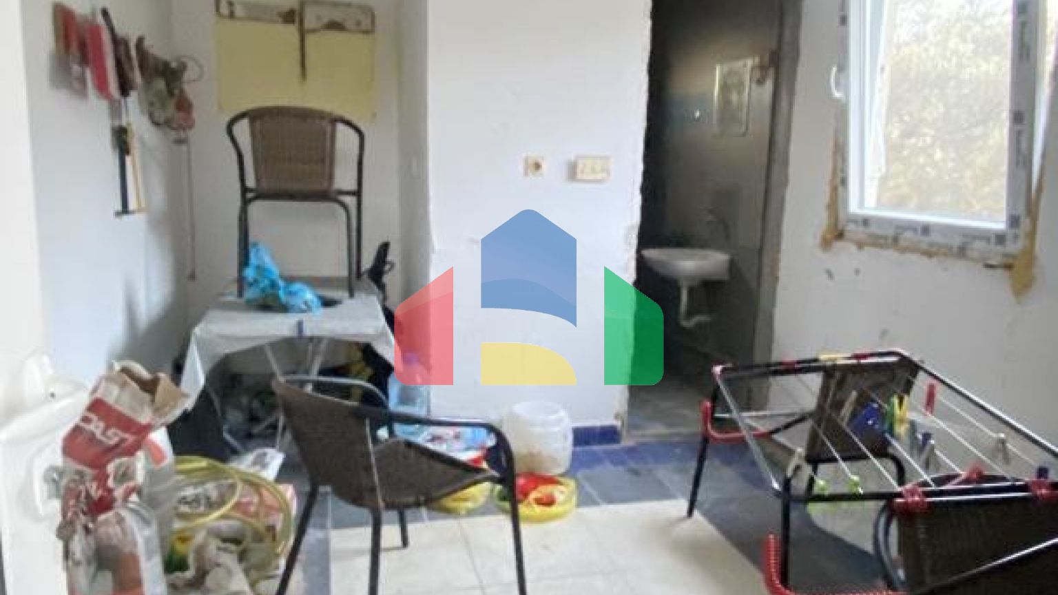 Квартира с двумя спальнями в малоквартирном доме в Баре.