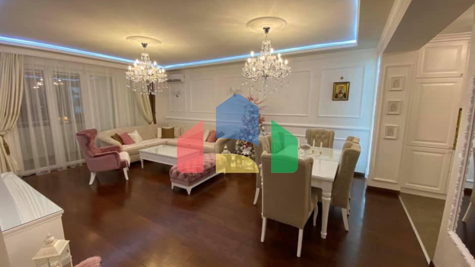 Квартира в новом доме в центре Бара.