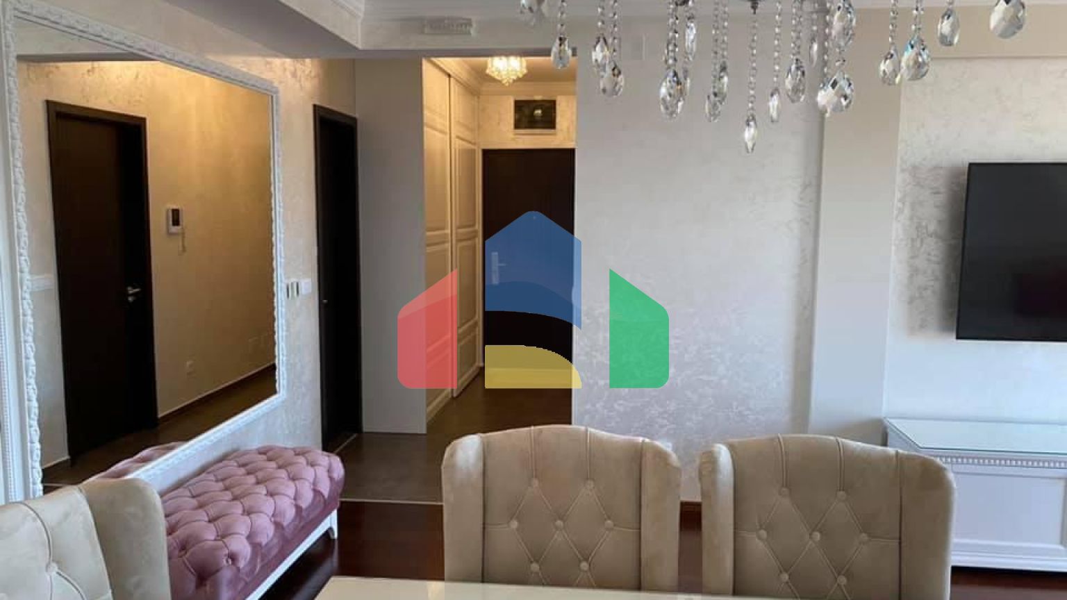 Квартира в новом доме в центре Бара.