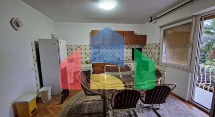 Легальная квартира с тремя спальнями на втором этаже четырехэтажного дома в Шушань, Бар.