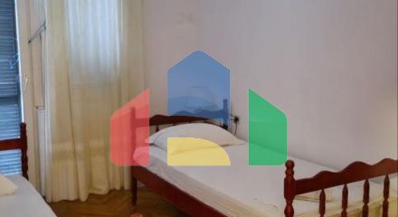 Легальная квартира с тремя спальнями на втором этаже четырехэтажного дома в Шушань, Бар.