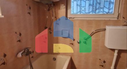 Легальная квартира с тремя спальнями на втором этаже четырехэтажного дома в Шушань, Бар.