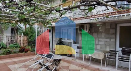 Легальная квартира с тремя спальнями на втором этаже четырехэтажного дома в Шушань, Бар.