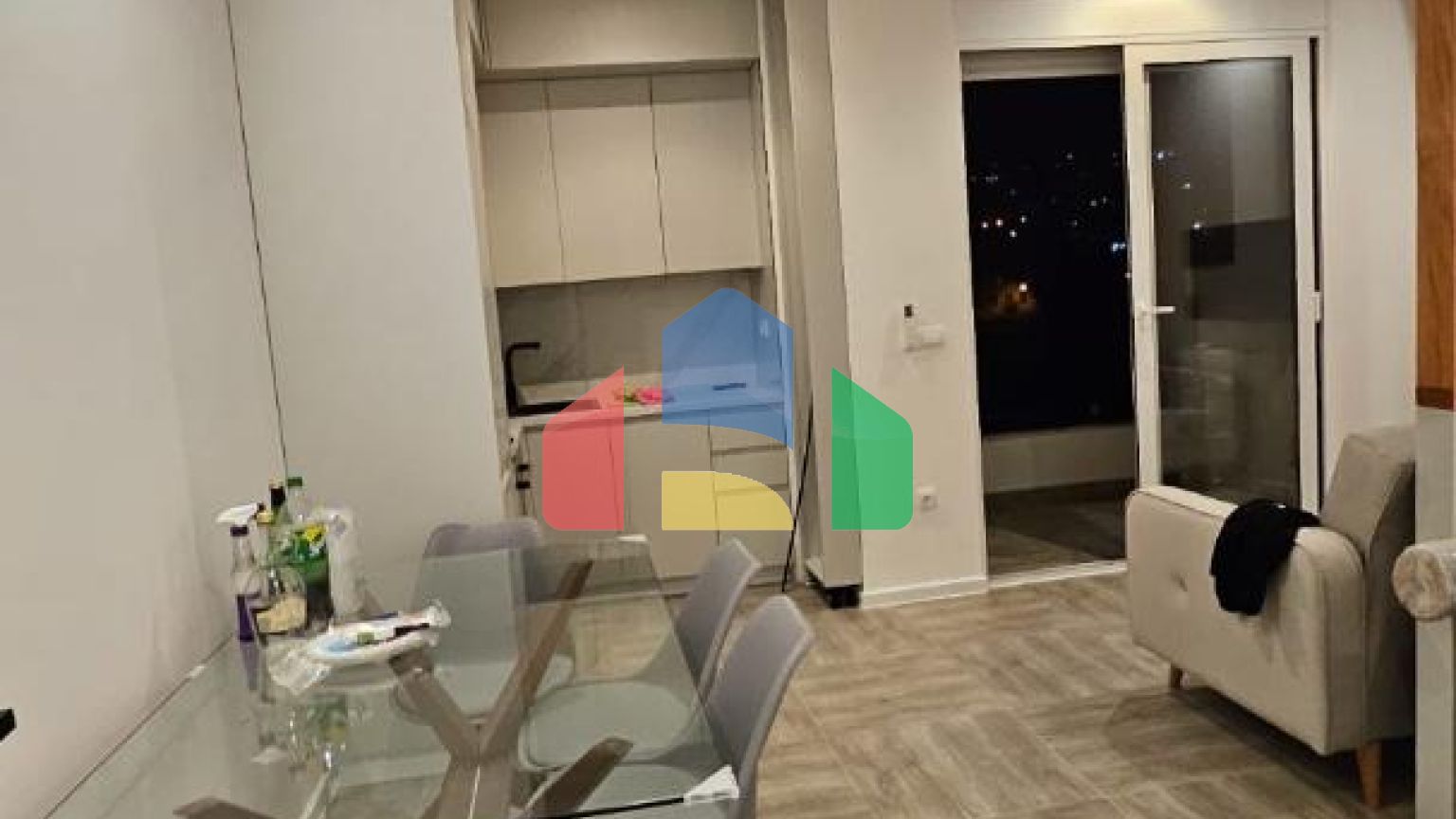 Студия с дизайнерским ремонтом с одной спальней в Баре