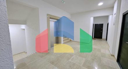 Студия с дизайнерским ремонтом с одной спальней в Баре Студия с дизайнерским ремонтом с одной спальней в Баре