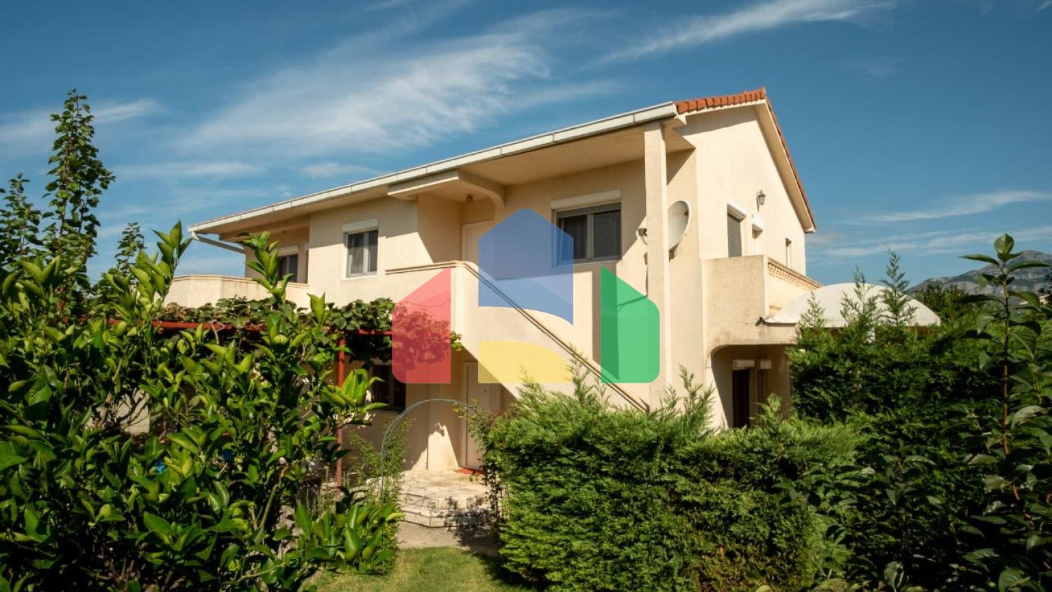 Дом в пригороде Бара, район Полье