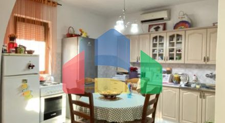 Двухэтажный дом с видом в Старом Баре.