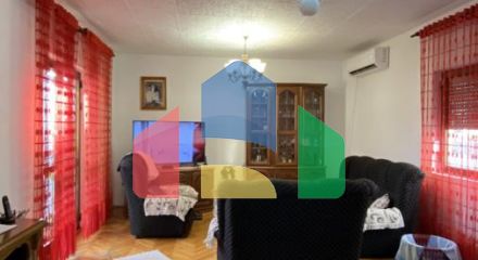 Двухэтажный дом с видом в Старом Баре.