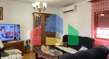 Двухэтажный дом с видом в Старом Баре.