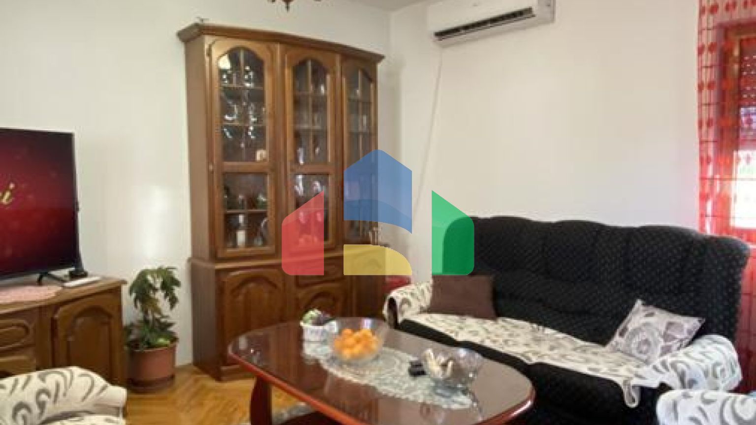 Двухэтажный дом с видом в Старом Баре.