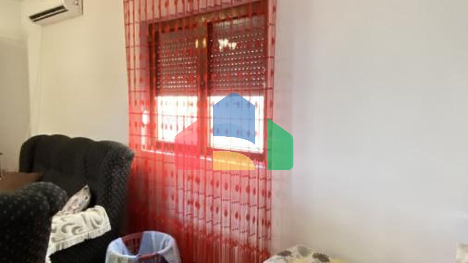 Двухэтажный дом с видом в Старом Баре.