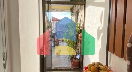 Двухэтажный дом с видом в Старом Баре.