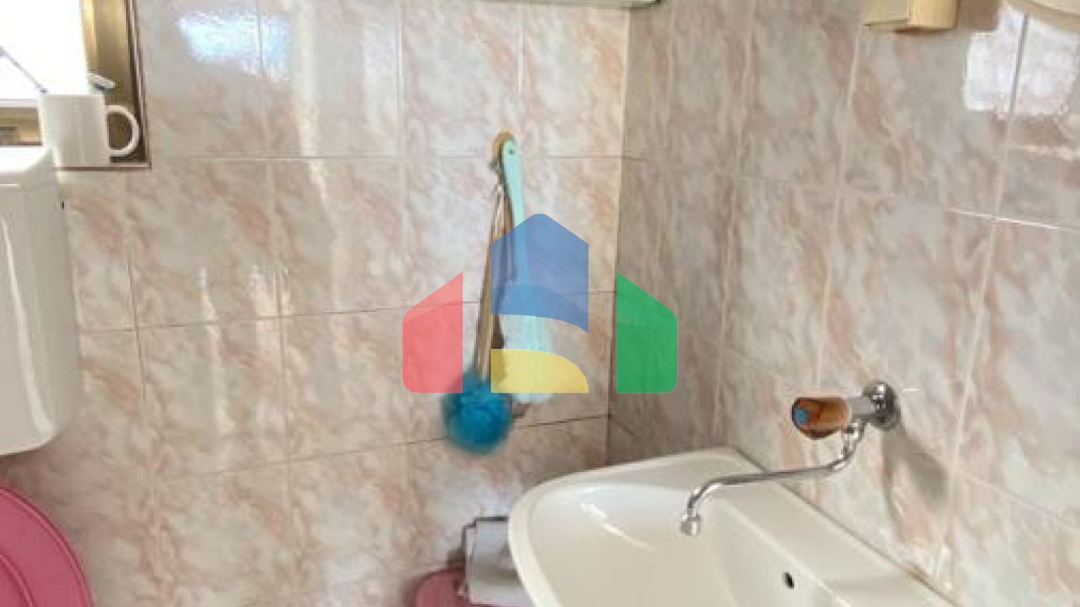 Двухэтажный дом с видом в Старом Баре.