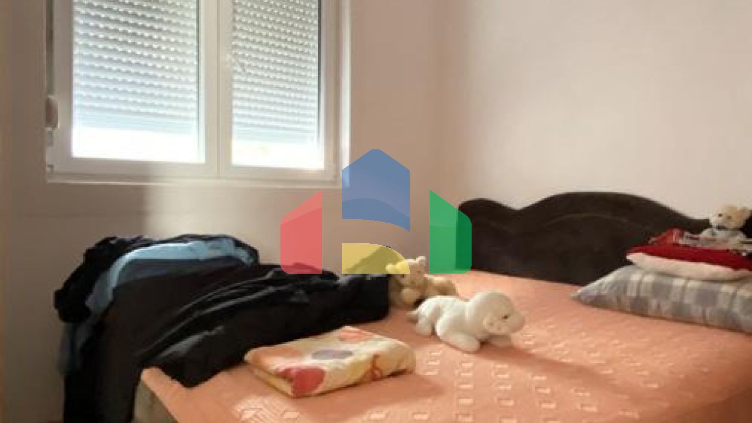 Двухэтажный дом с видом в Старом Баре.