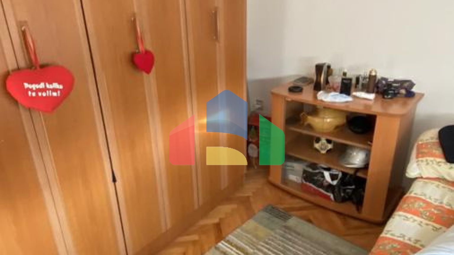 Двухэтажный дом с видом в Старом Баре.