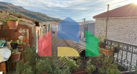 Двухэтажный дом с видом в Старом Баре.