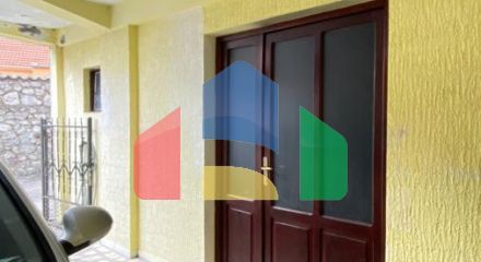 Двухэтажный дом с видом в Старом Баре.