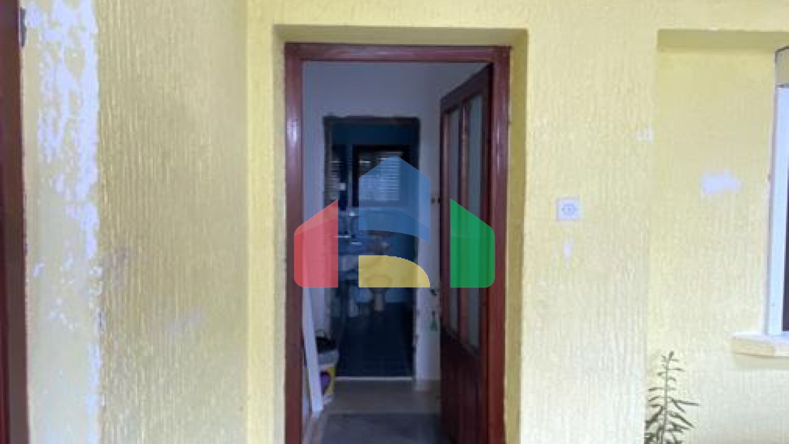 Двухэтажный дом с видом в Старом Баре.