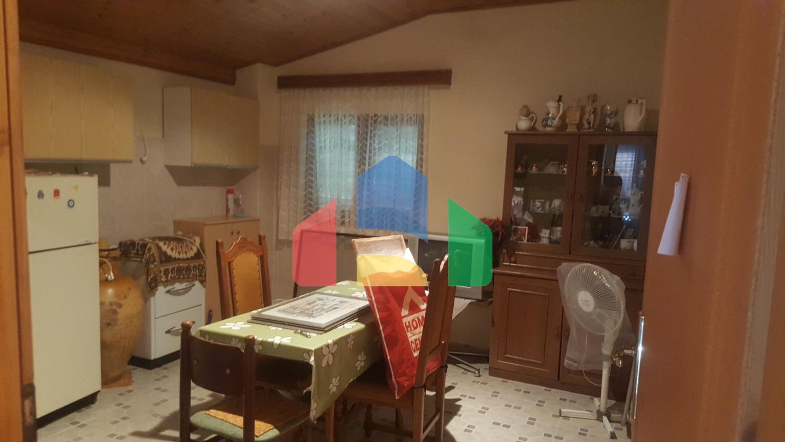 Двухэтажный дом с большим участком в районе Шушань, Бар.