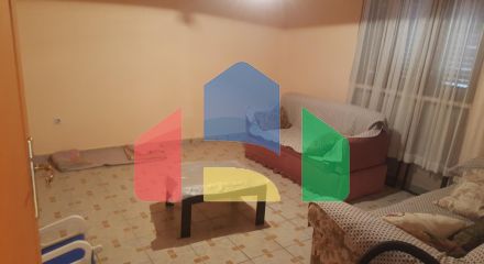 Двухэтажный дом с большим участком в районе Шушань, Бар.