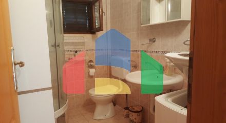 Двухэтажный дом с большим участком в районе Шушань, Бар.