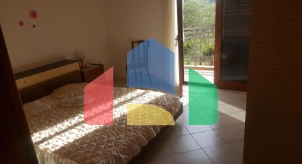 Двухэтажный дом с большим участком в районе Шушань, Бар.