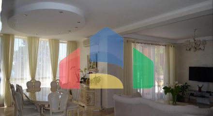 Трехэтажная вилла в самом сердце Барской Ривьеры