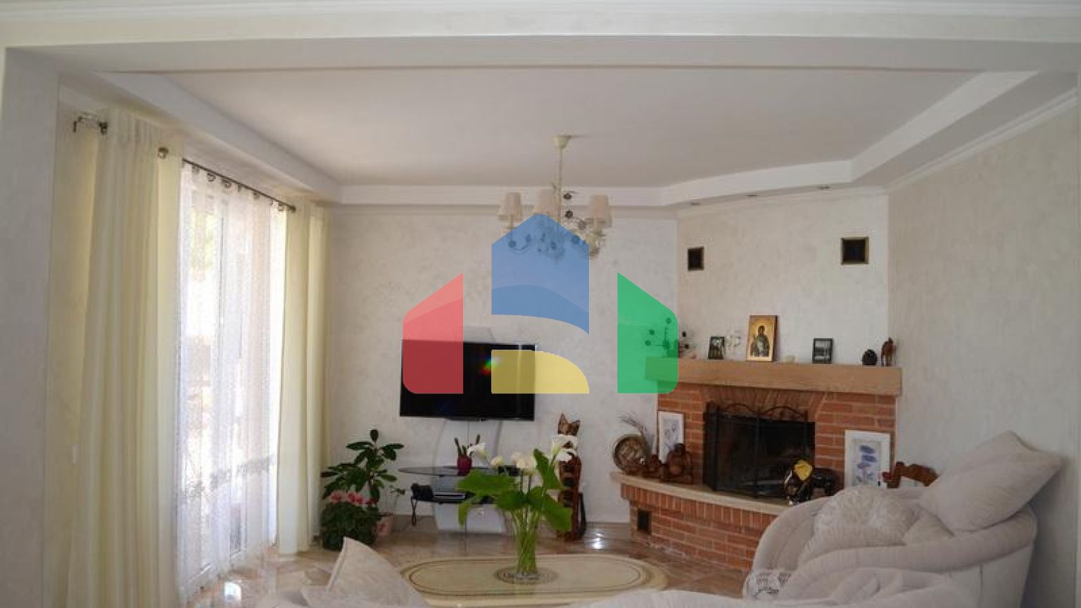 Трехэтажная вилла в самом сердце Барской Ривьеры