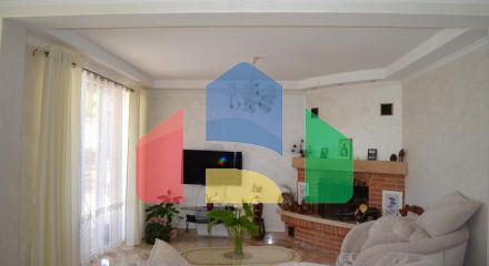 Трехэтажная вилла в самом сердце Барской Ривьеры