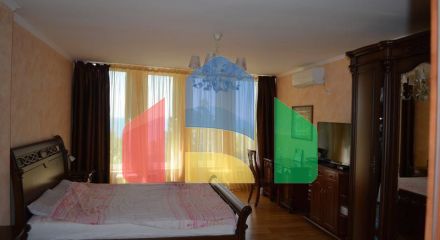 Трехэтажная вилла в самом сердце Барской Ривьеры