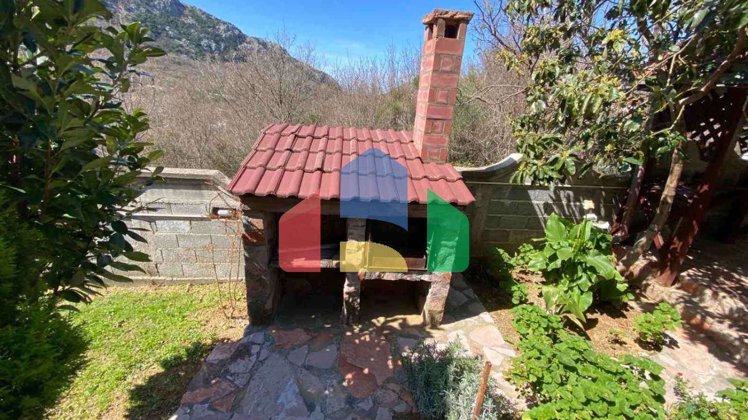 Двухэтажный дом в общине Бар, посёлок Джурмани,