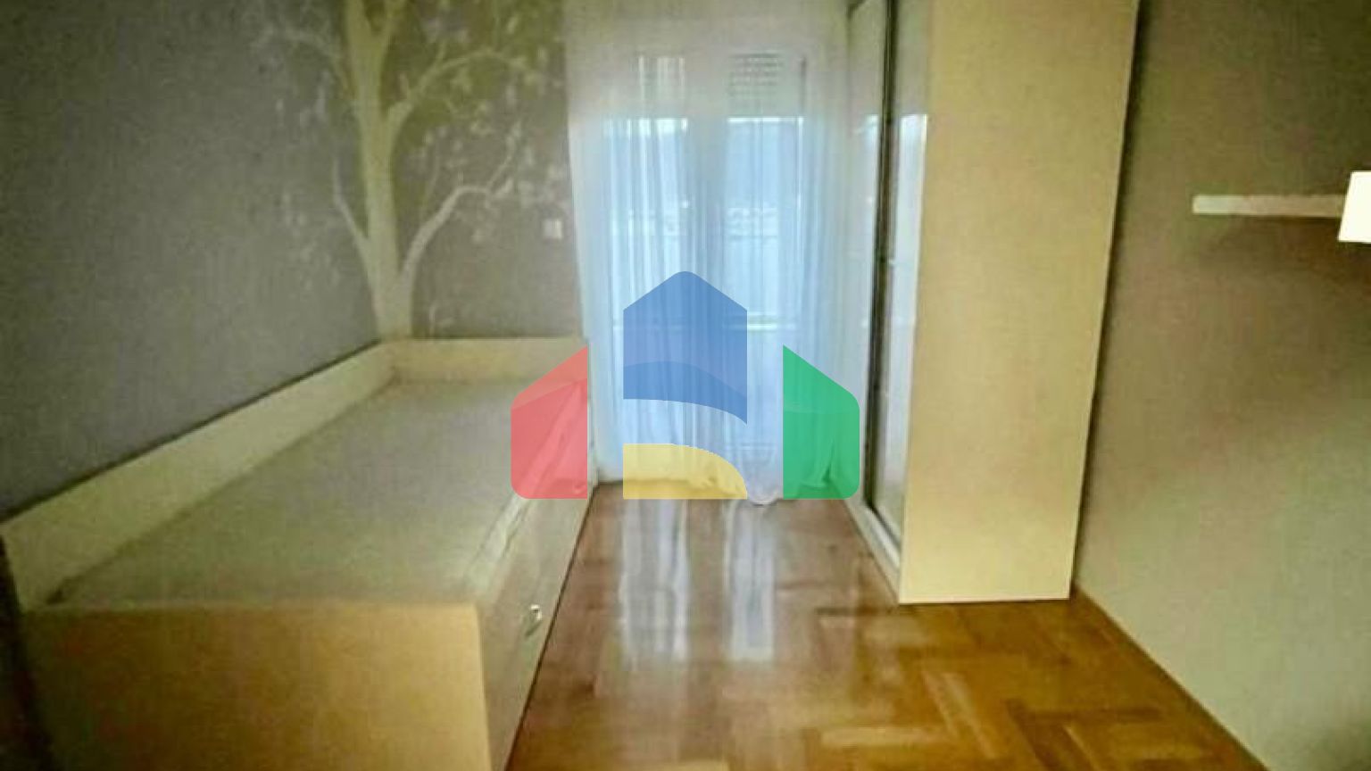 Предлагается к продаже квартира с 2 спальнями в одном из новых домов в центре города Бар.