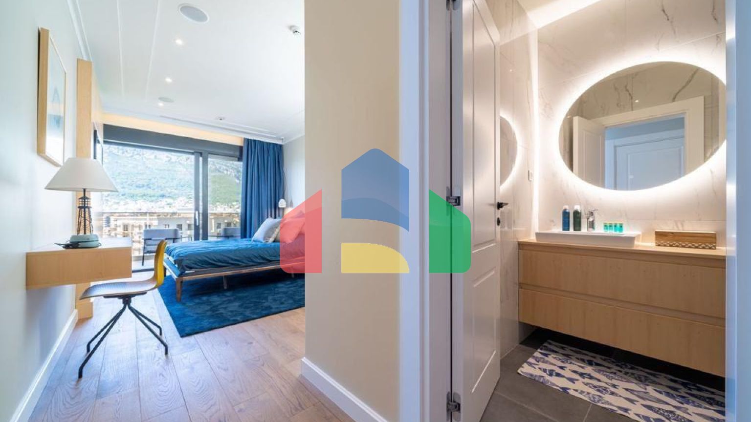 Просторная дизайнерская квартира класса люкс с панорамным видом на море в современном комплексе в Баре.