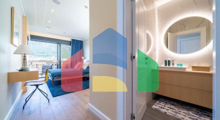 Просторная дизайнерская квартира класса люкс с панорамным видом на море в современном комплексе в Баре.