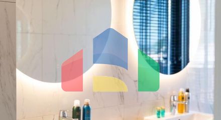 Просторная дизайнерская квартира класса люкс с панорамным видом на море в современном комплексе в Баре.