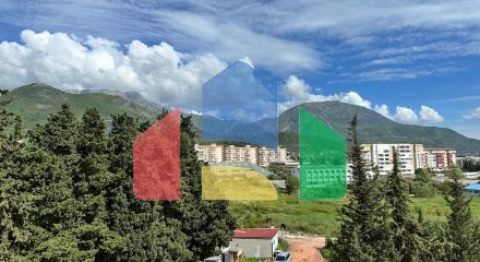 Квартира типа студия, в новом доме премиум класса с бассейном, в центре Бара.