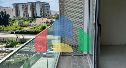 Квартира типа студия, в новом доме премиум класса с бассейном, в центре Бара.