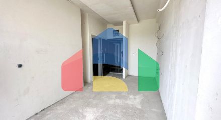 Квартира типа студия, в новом доме премиум класса с бассейном, в центре Бара.