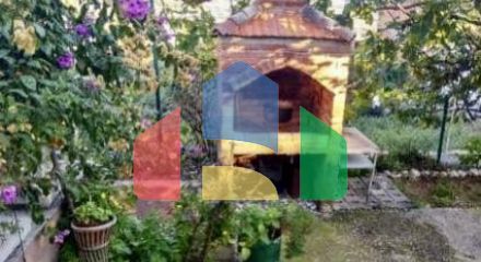 Дом с большим участком и видом на море в Баре