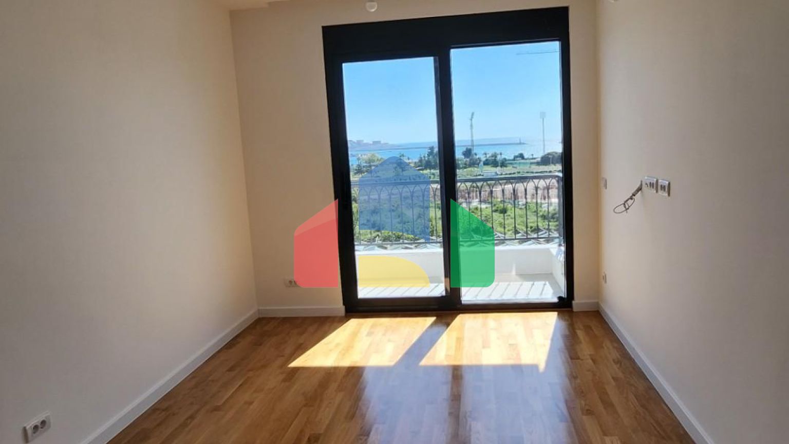 Квартира с 1 спальней в новом доме, в центре Бара, с видом на море