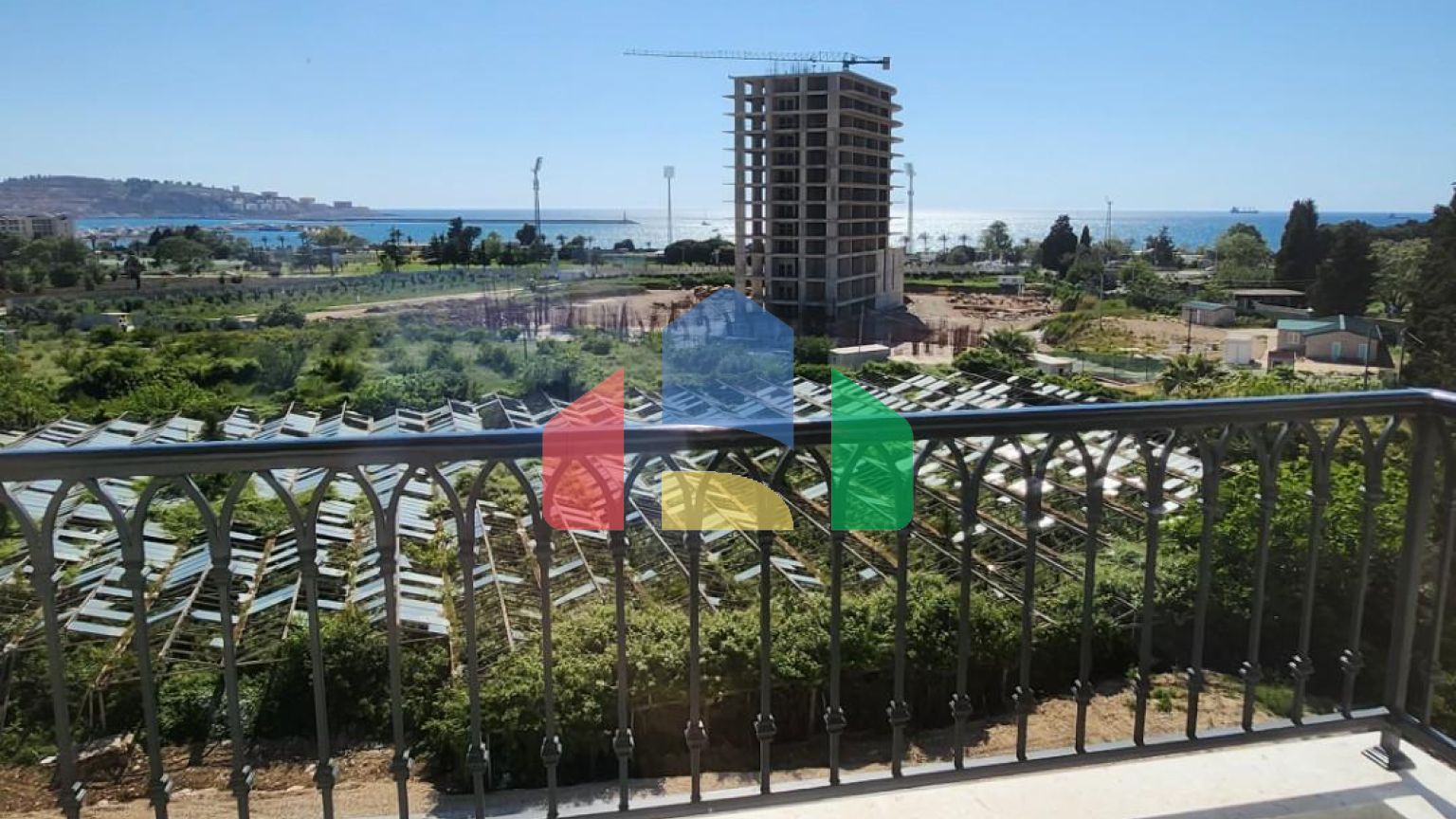 Квартира с 1 спальней в новом доме, в центре Бара, с видом на море