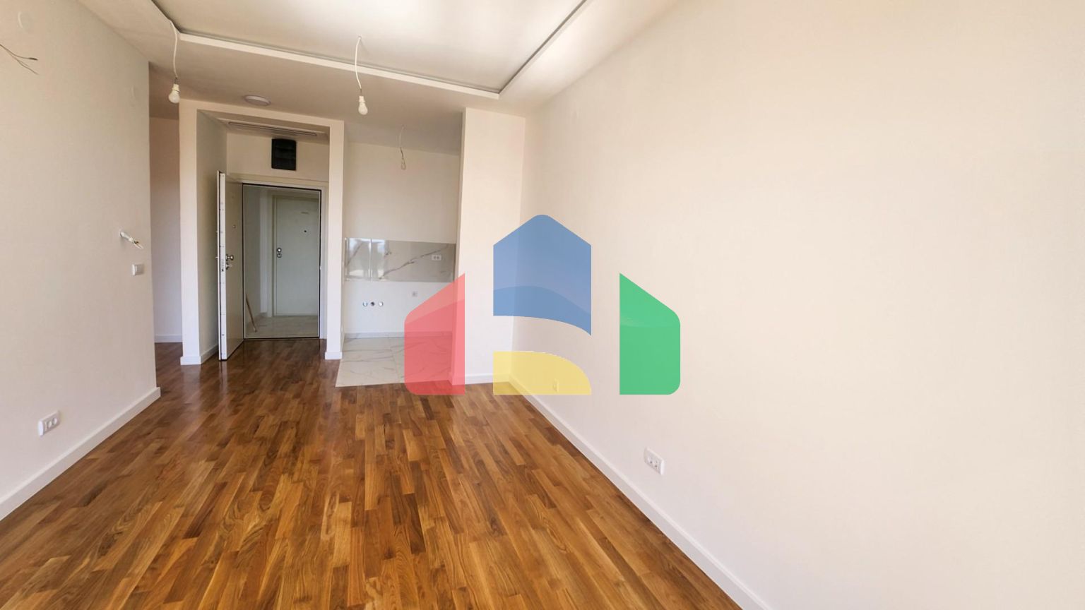 Квартира с 1 спальней в новом доме, в центре Бара, с видом на море