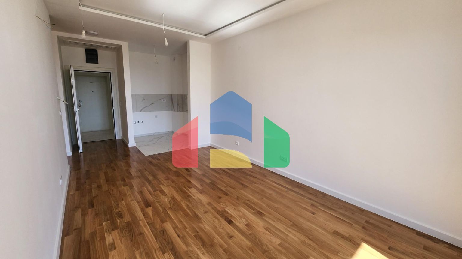 Квартира с 1 спальней в новом доме, в центре Бара, с видом на море