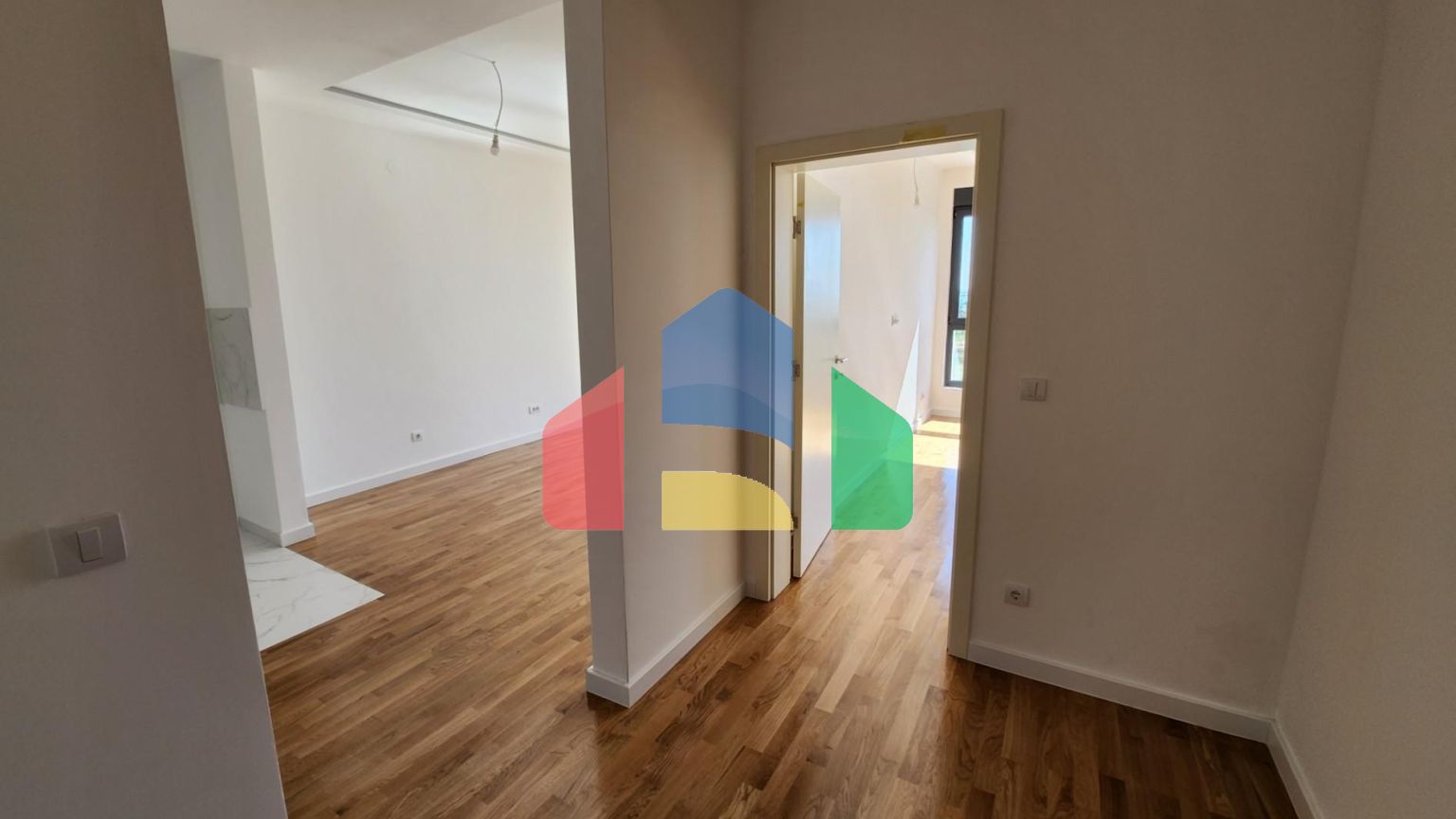 Квартира с 1 спальней в новом доме, в центре Бара, с видом на море