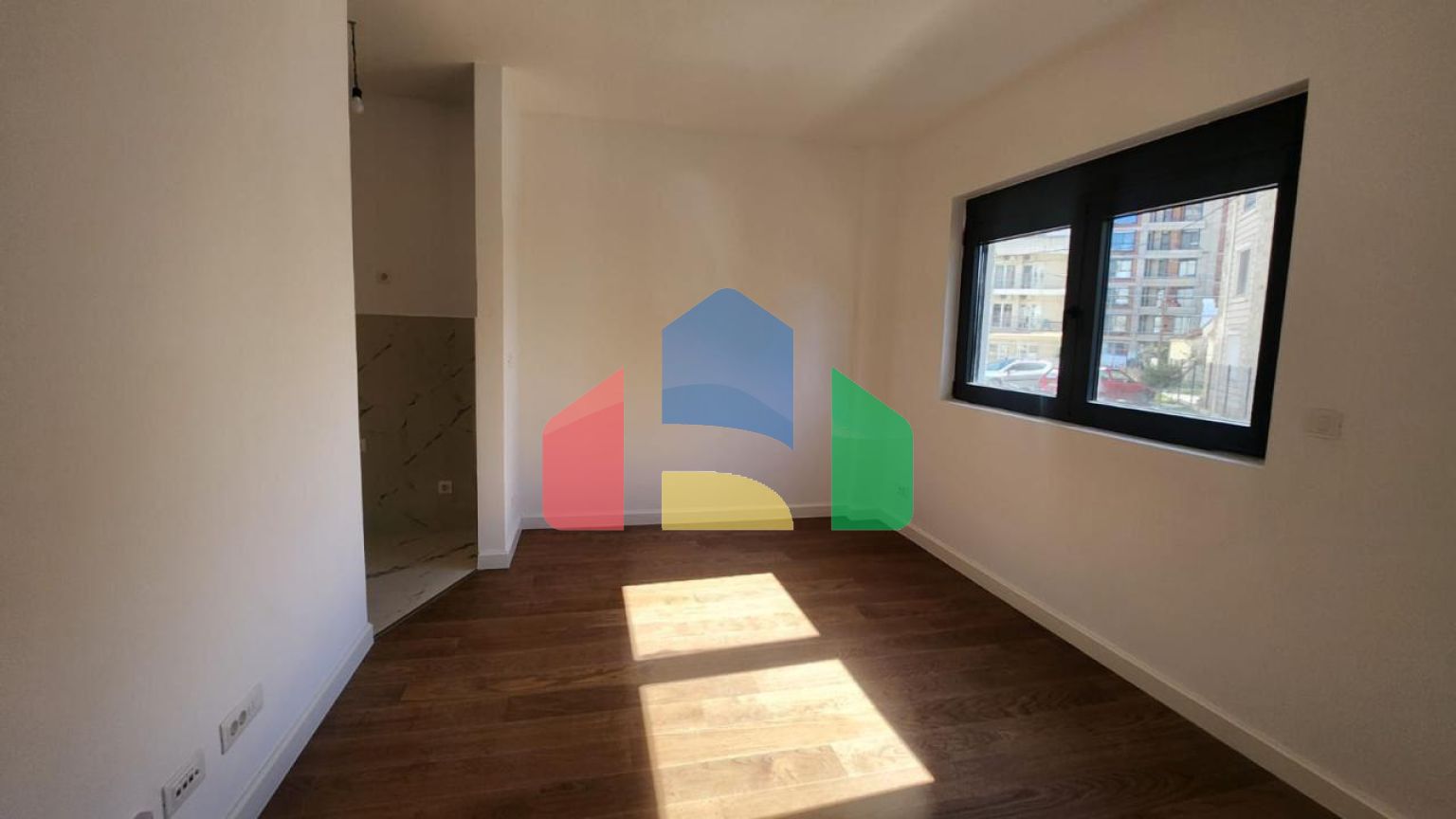 Квартира с 1 спальней с гаражным местом в новом доме 130000 евро