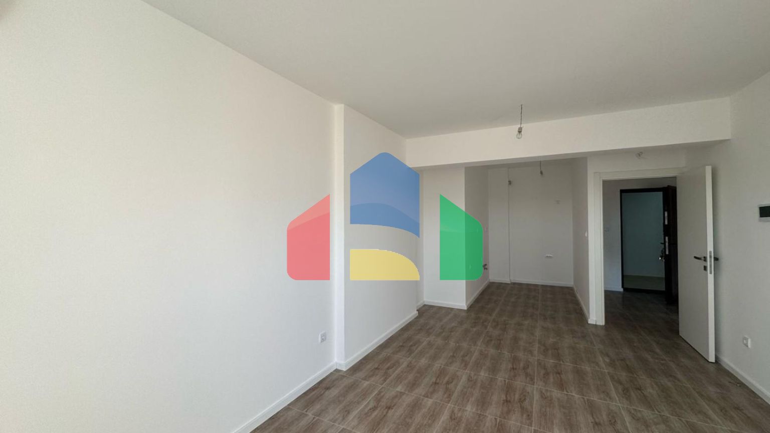 Квартира с 1 спальней в Баре с видом на море