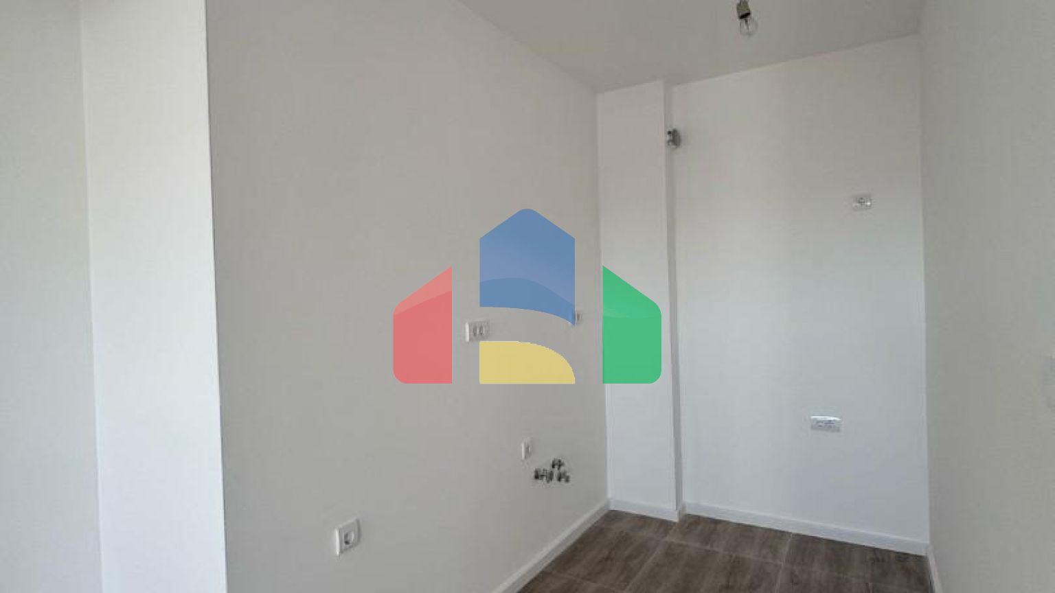 Квартира с 1 спальней в Баре с видом на море