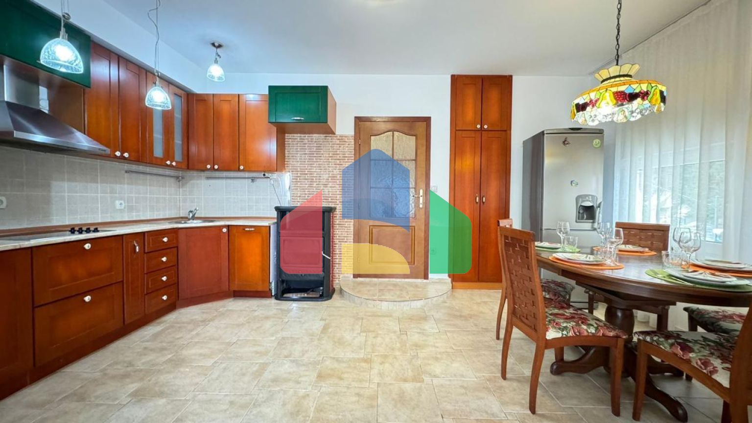 Предлагается к продажае дом в Барской ривьере, местечко Ратац.