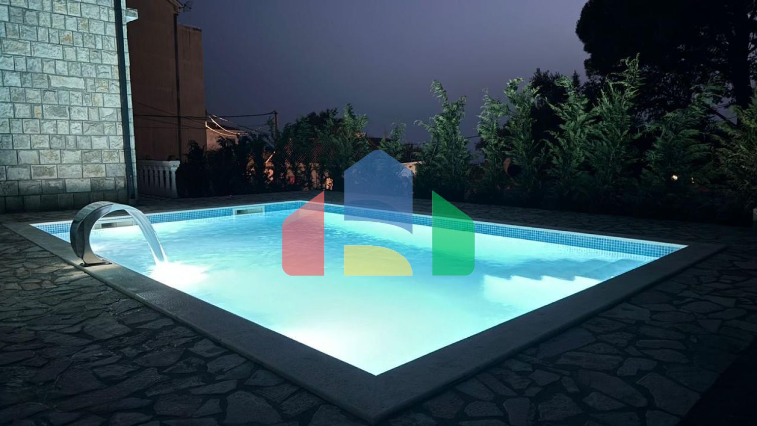 Предлагается к продажае дом в Барской ривьере, местечко Ратац.