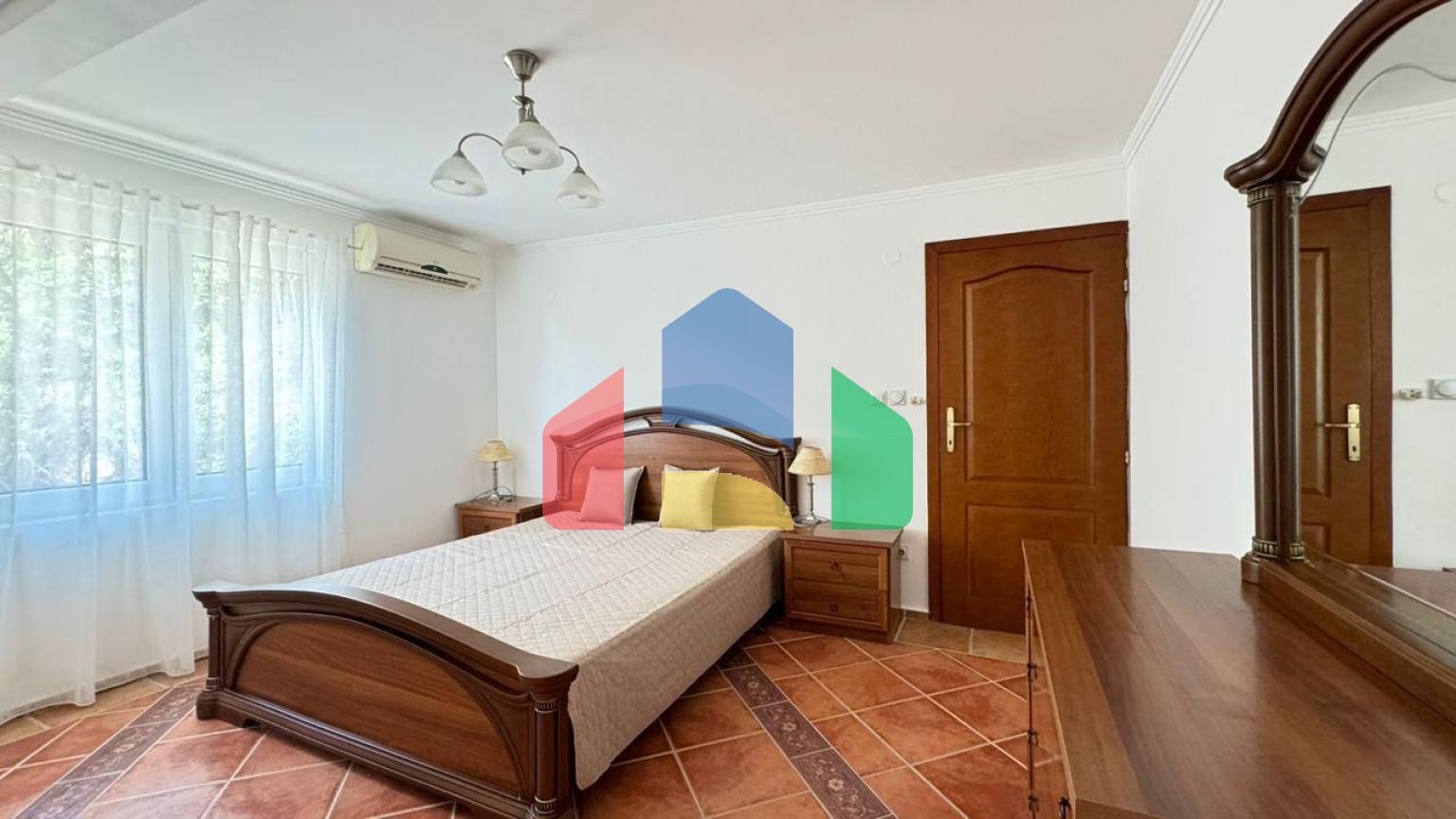 Предлагается к продажае дом в Барской ривьере, местечко Ратац.